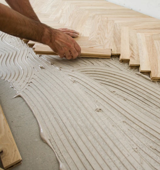 pavimento in legno incollato