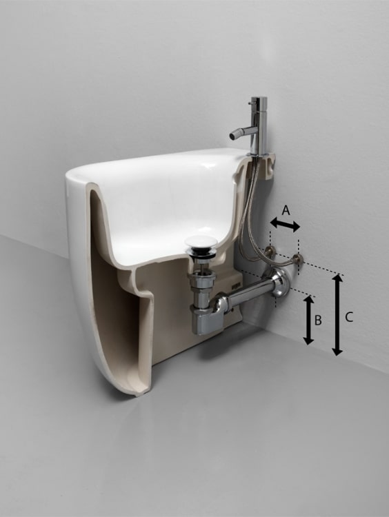 Bidet con scarico traslato