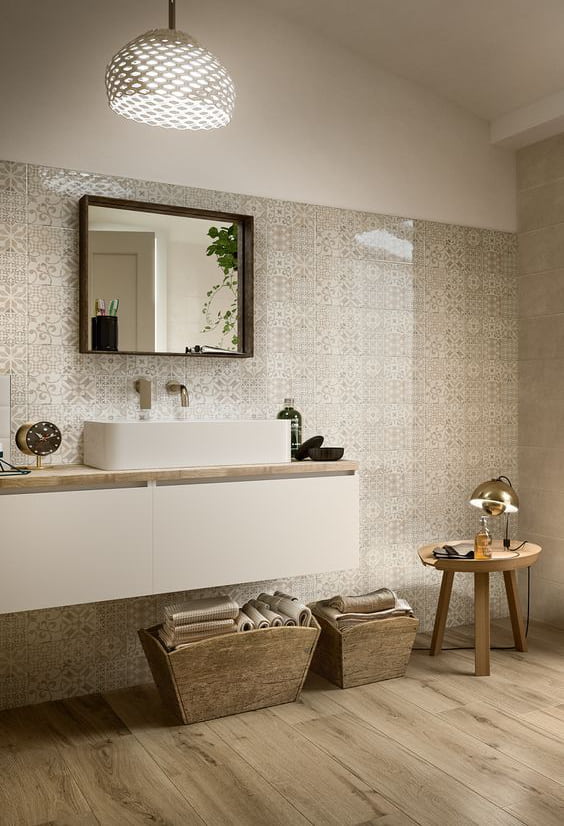 bagno con gres effetto legno