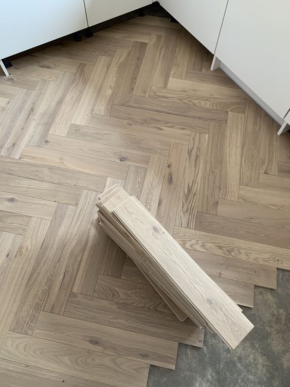 posa parquet su gres porcellanato