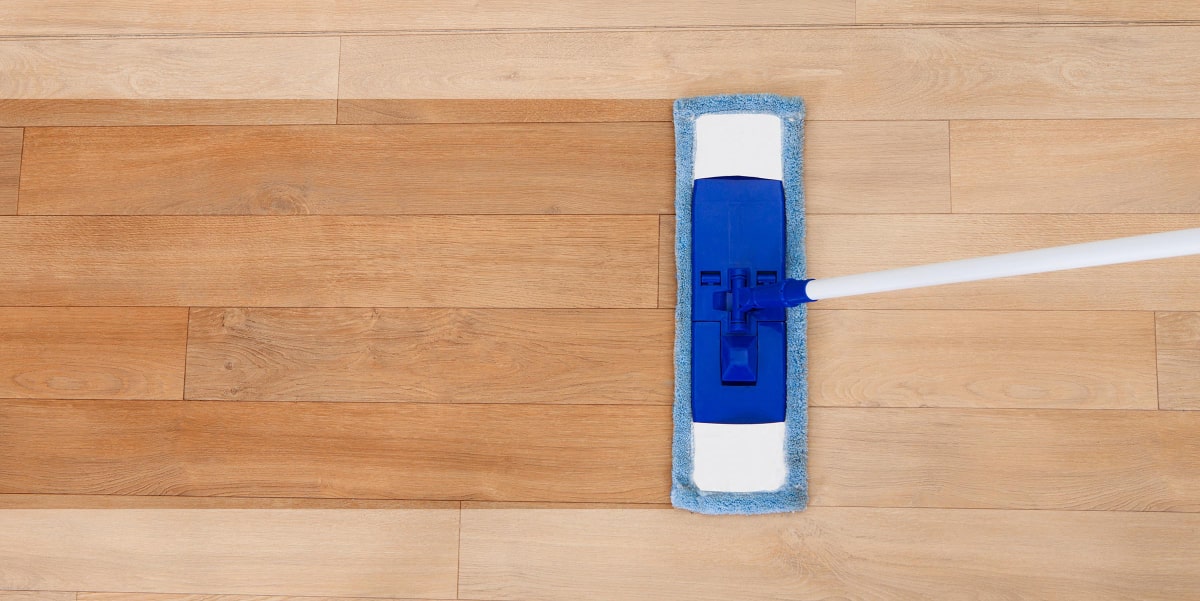 panno in microfibra pulisce pavimento laminato