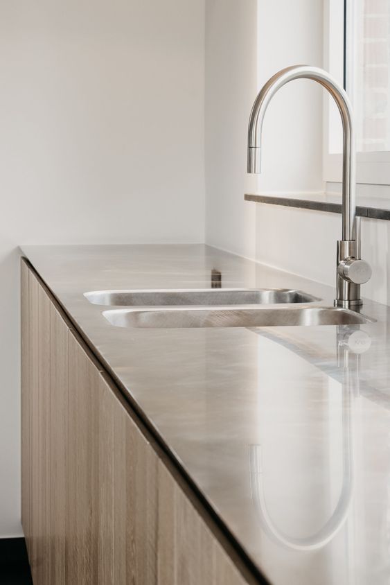 piano cucina in acciaio