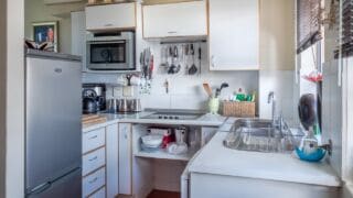 Spostare la cucina: regole, problemi e autorizzazioni (2025)